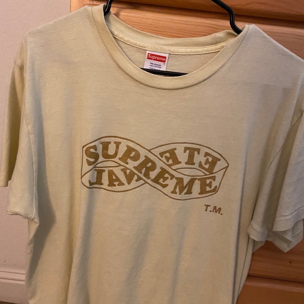 Supreme tee